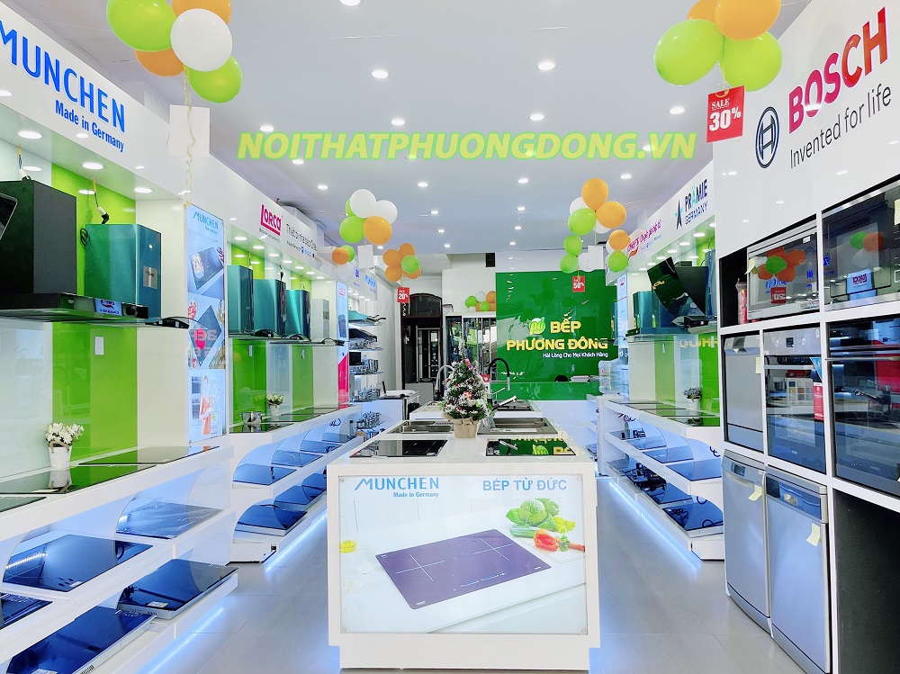 Không gian trưng bày bếp, máy hút mùi của nội thất Phương Đông
