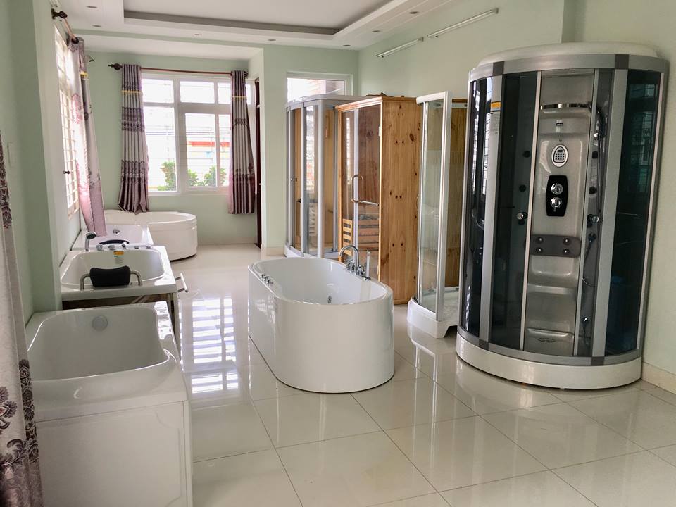 trưng bầy bồn tắm