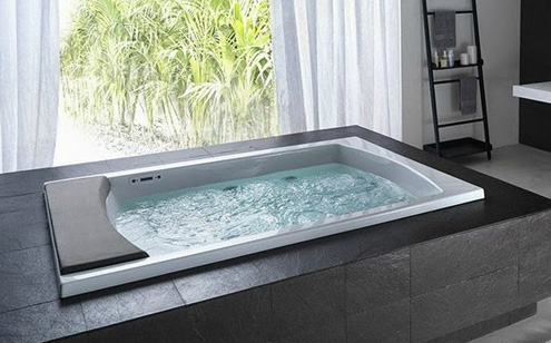 Nên mua bồn tắm massage không