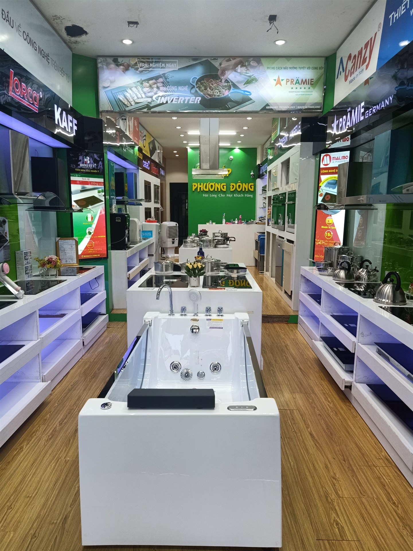 bep-phuong-dong-ban-bon-tam-massage-chinh-hang-gia-re-nhat