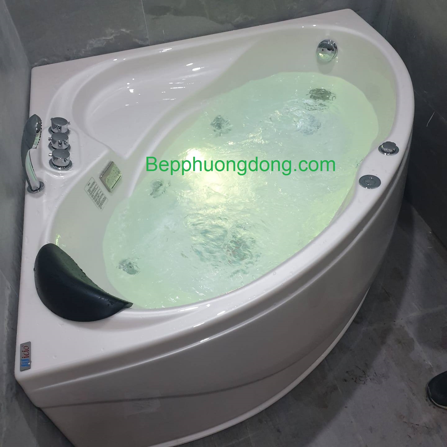 bon-tam-massage-gia-bao-nhieu