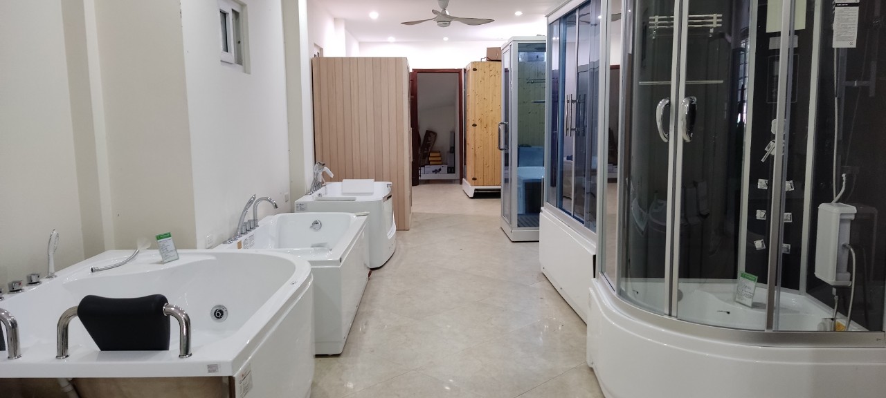 Không gian trưng bày bồn tắm, phòng xông hơi của Nội Thất Phương Đông