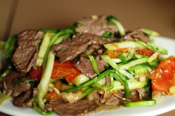 Thịt bò xào cần tây