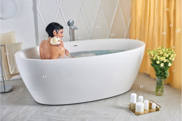 Bồn tắm lớn