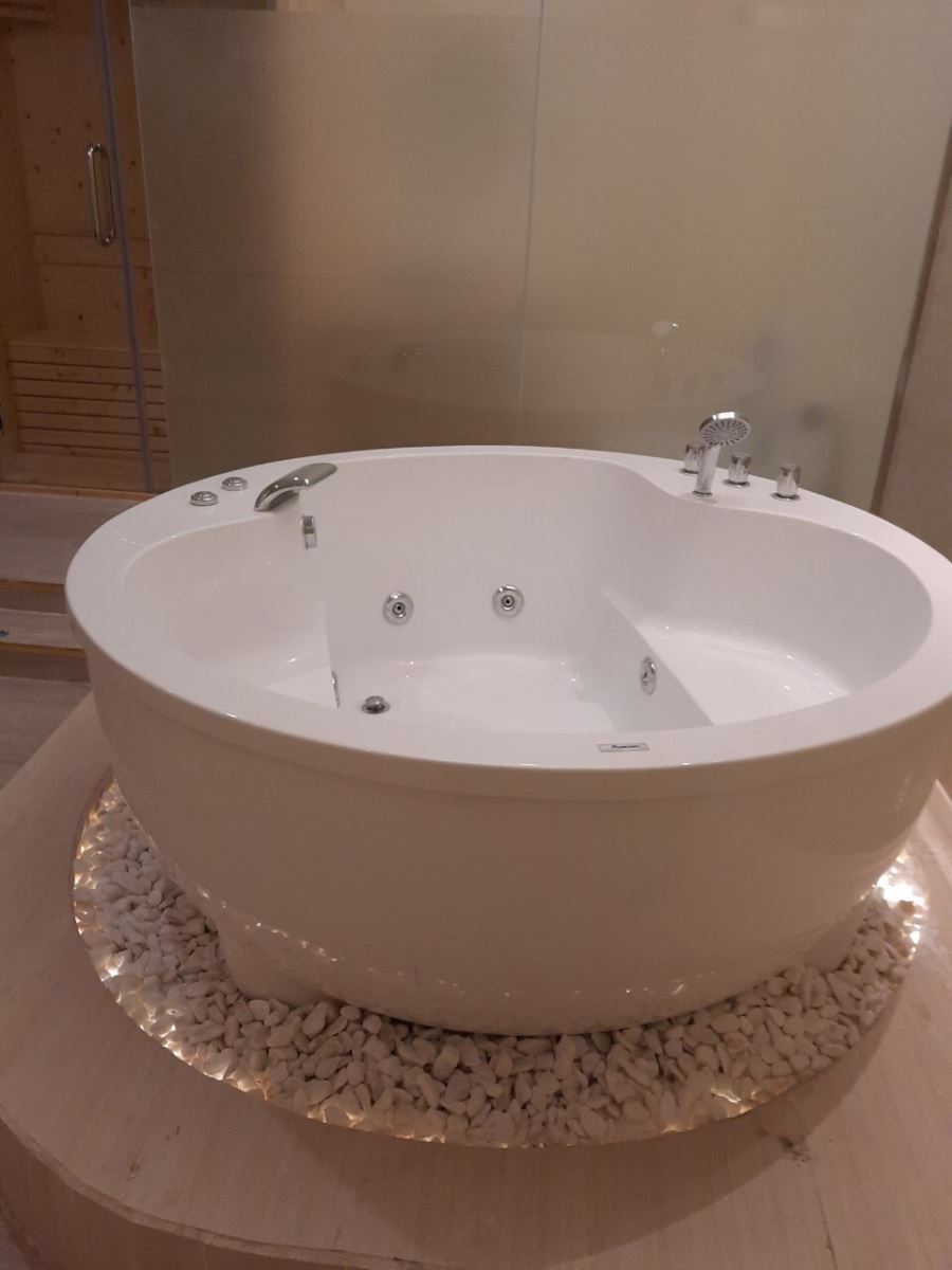 kich-thuoc-bon-tam-massage-hinh-tron