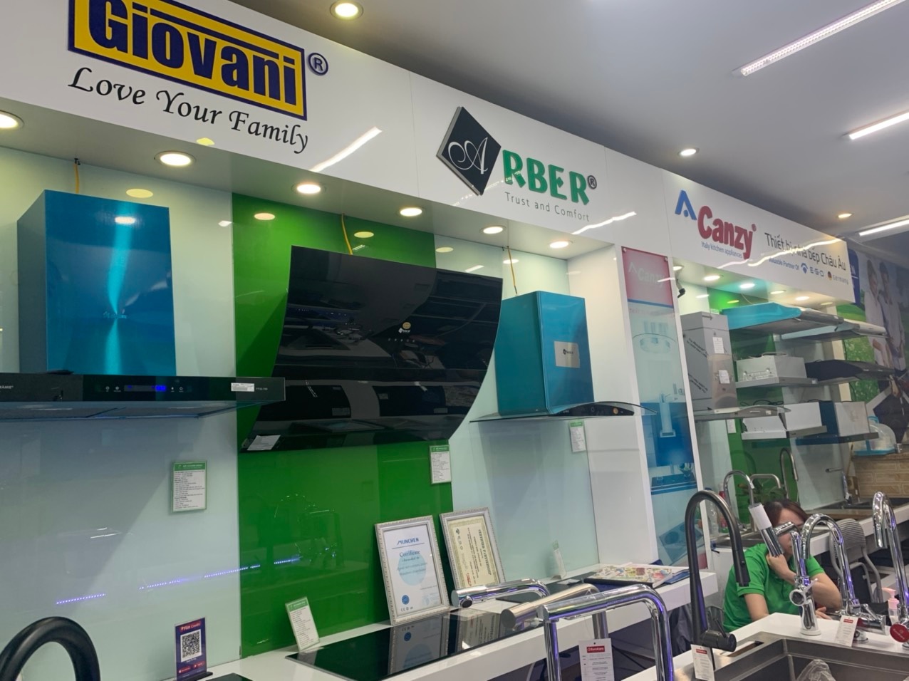Showroom bán máy hút mùi uy tín chính hãng tại Ninh Bình