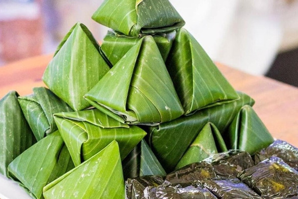 Bánh nếp gói lá chuối