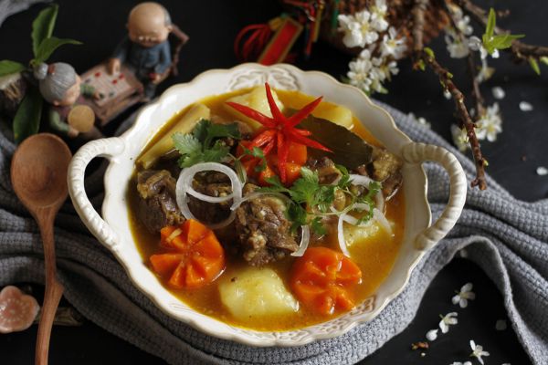 Bò nấu cà ri