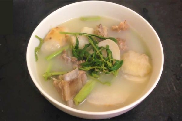 Canh khoai sọ rau rút