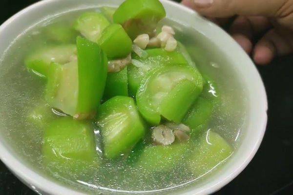 Canh mướp nấu lạc