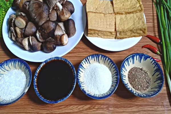  Lựa chọn nguyên liệu nấm 