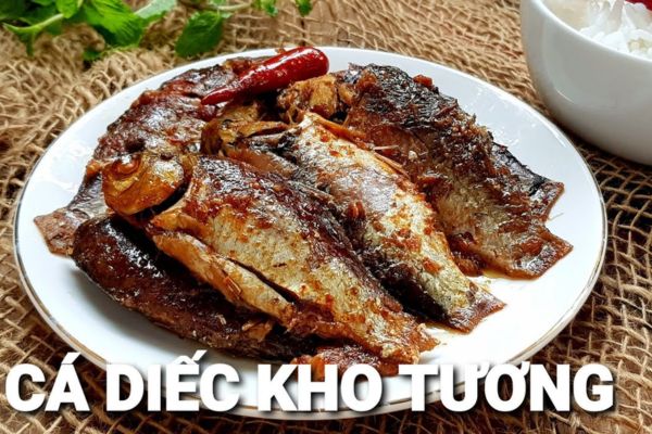 Cá diếc kho tương