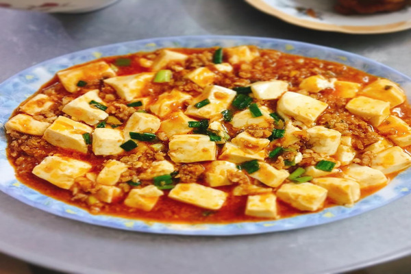 Nguyên liệu chính làm nên món Đậu phụ xốt cay chính là hương xay có trong bột ớt khô